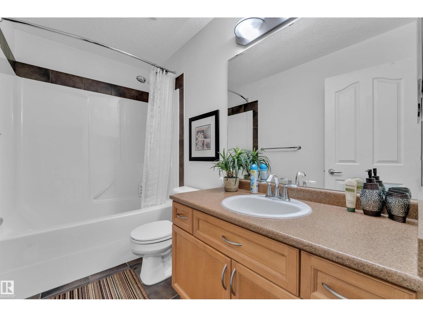 Photo 12 of 3139 24 Av Nw, Edmonton AB