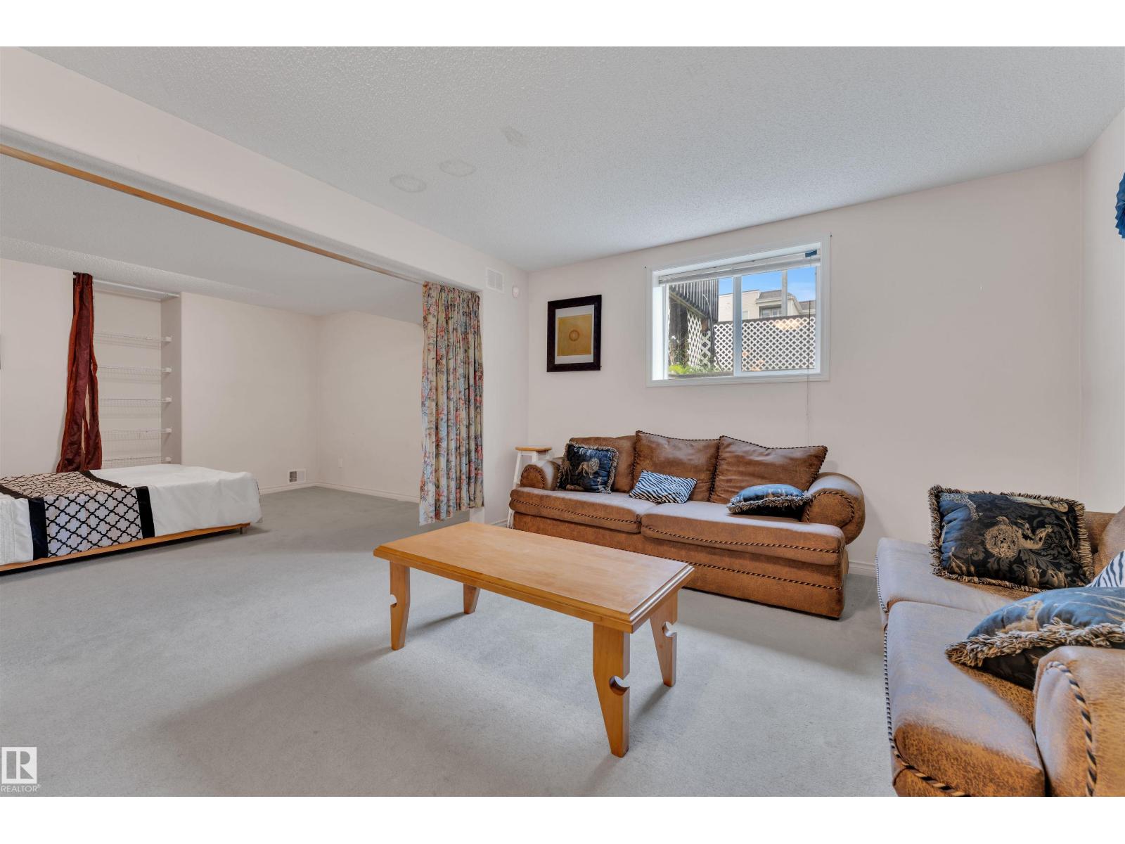 Photo 5 of 3139 24 Av Nw, Edmonton AB
