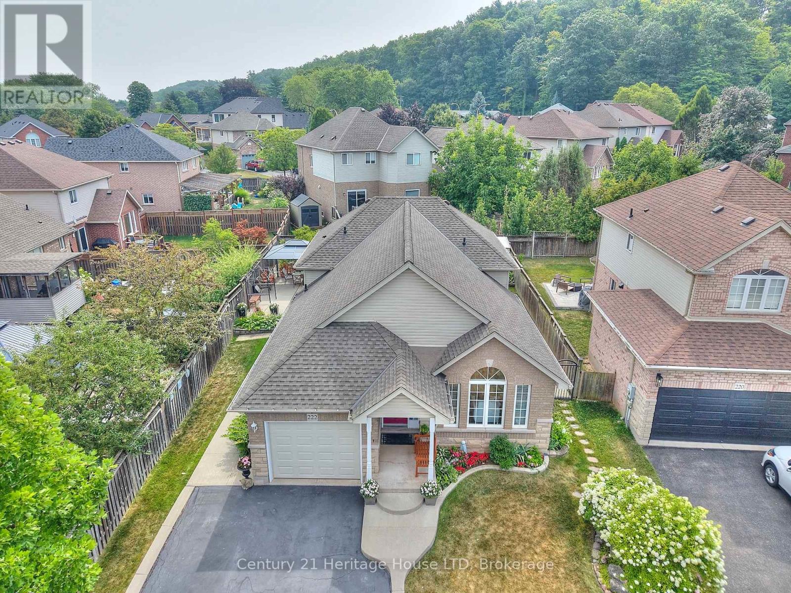 Photo 22 of 222 Dorchester Drive, Grimsby ON