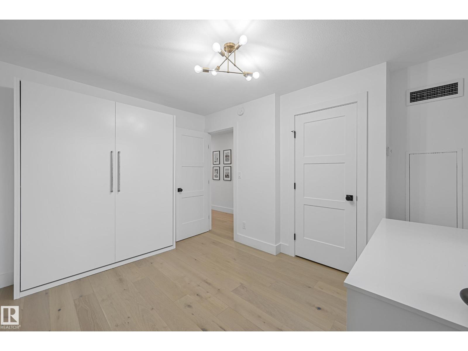 Photo 38 of 701 11503 100 Av Nw, Edmonton AB