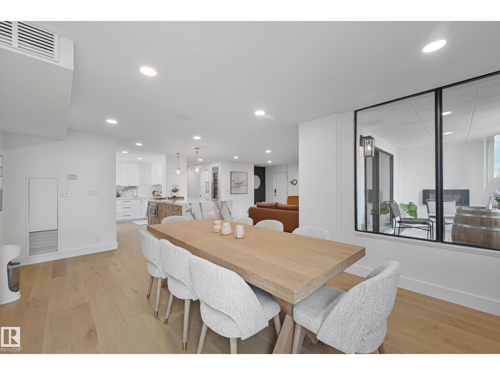 Photo 10 of 701 11503 100 Av Nw, Edmonton AB