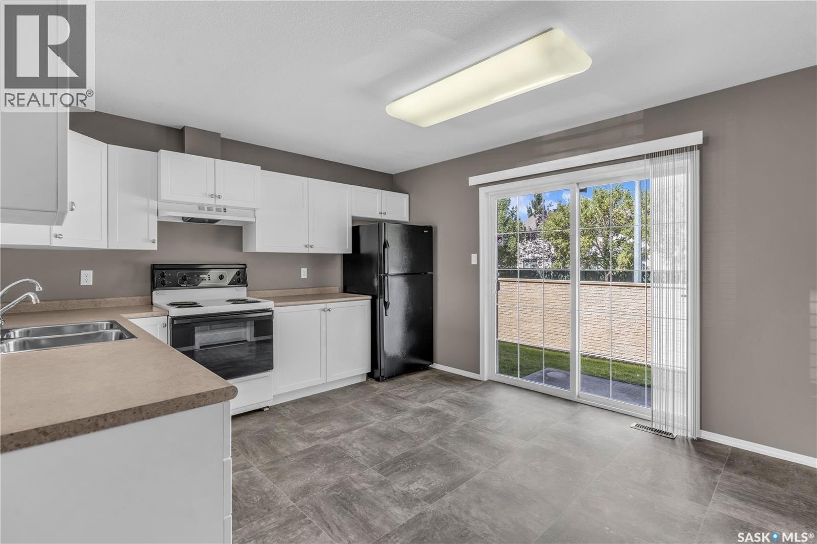 Photo 6 of 2748 Cranbourn Crescent, Regina SK