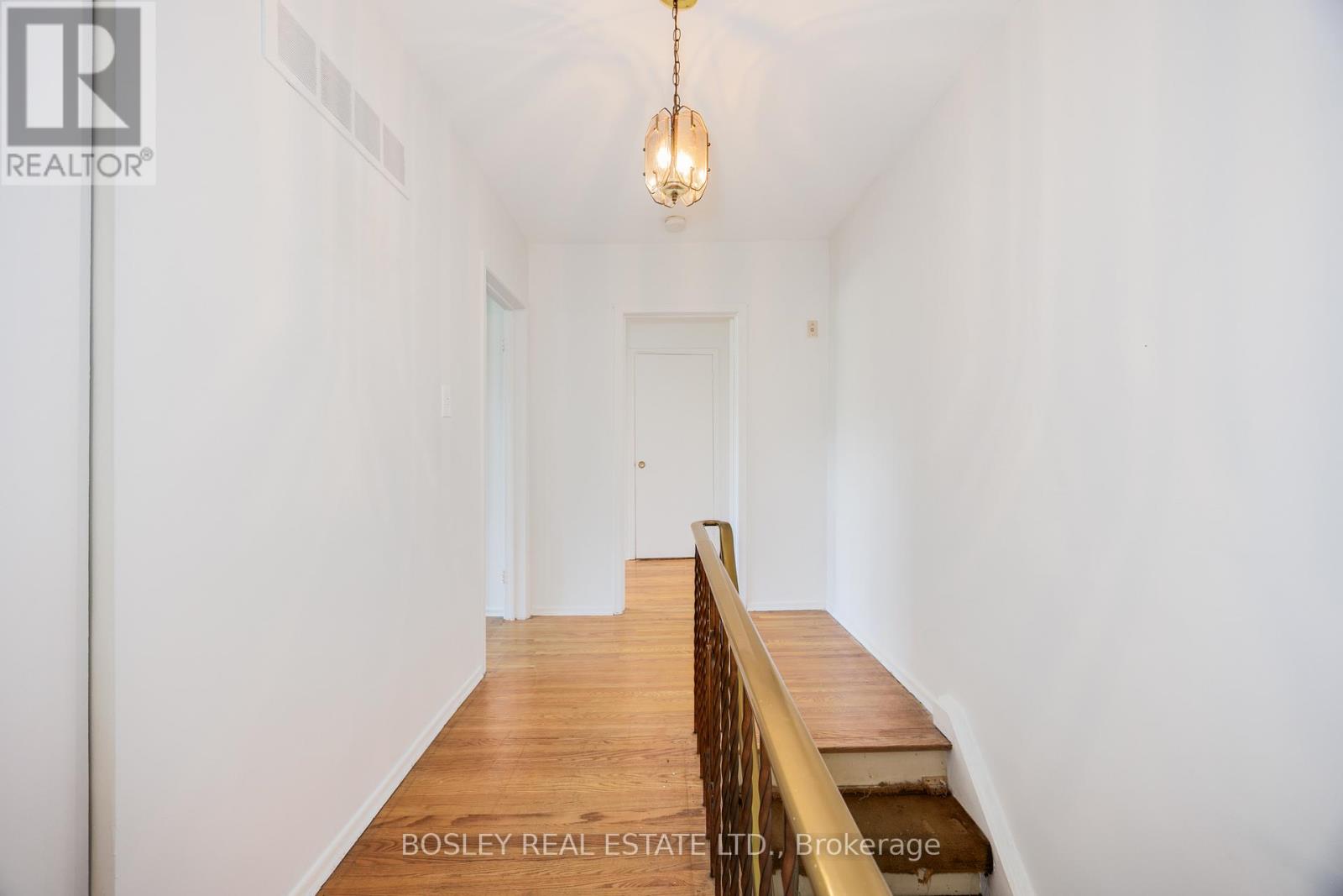 Photo 19 of 60 4345 Bloor Street W, Toronto ON