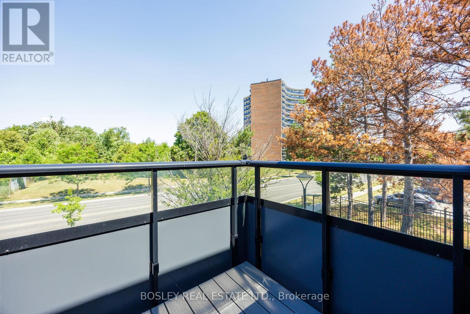 Photo 22 of 60 4345 Bloor Street W, Toronto ON