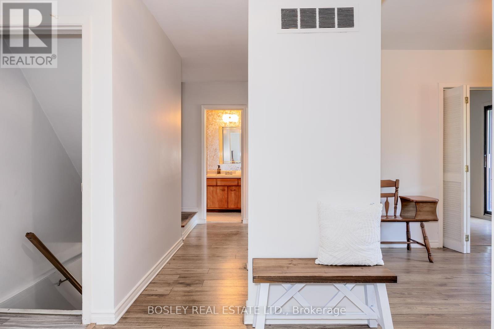 Photo 7 of 60 4345 Bloor Street W, Toronto ON