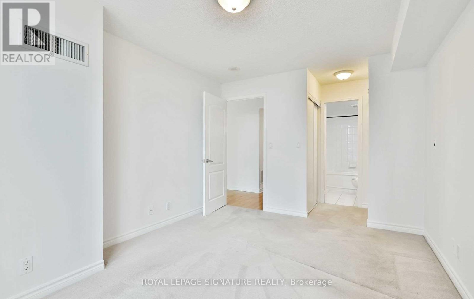Photo 35 of 1605 1 Elm Drive W, Mississauga ON