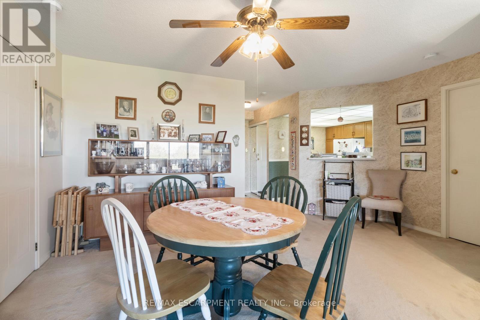 Photo 26 of 302 5070 Pinedale Avenue, Burlington ON