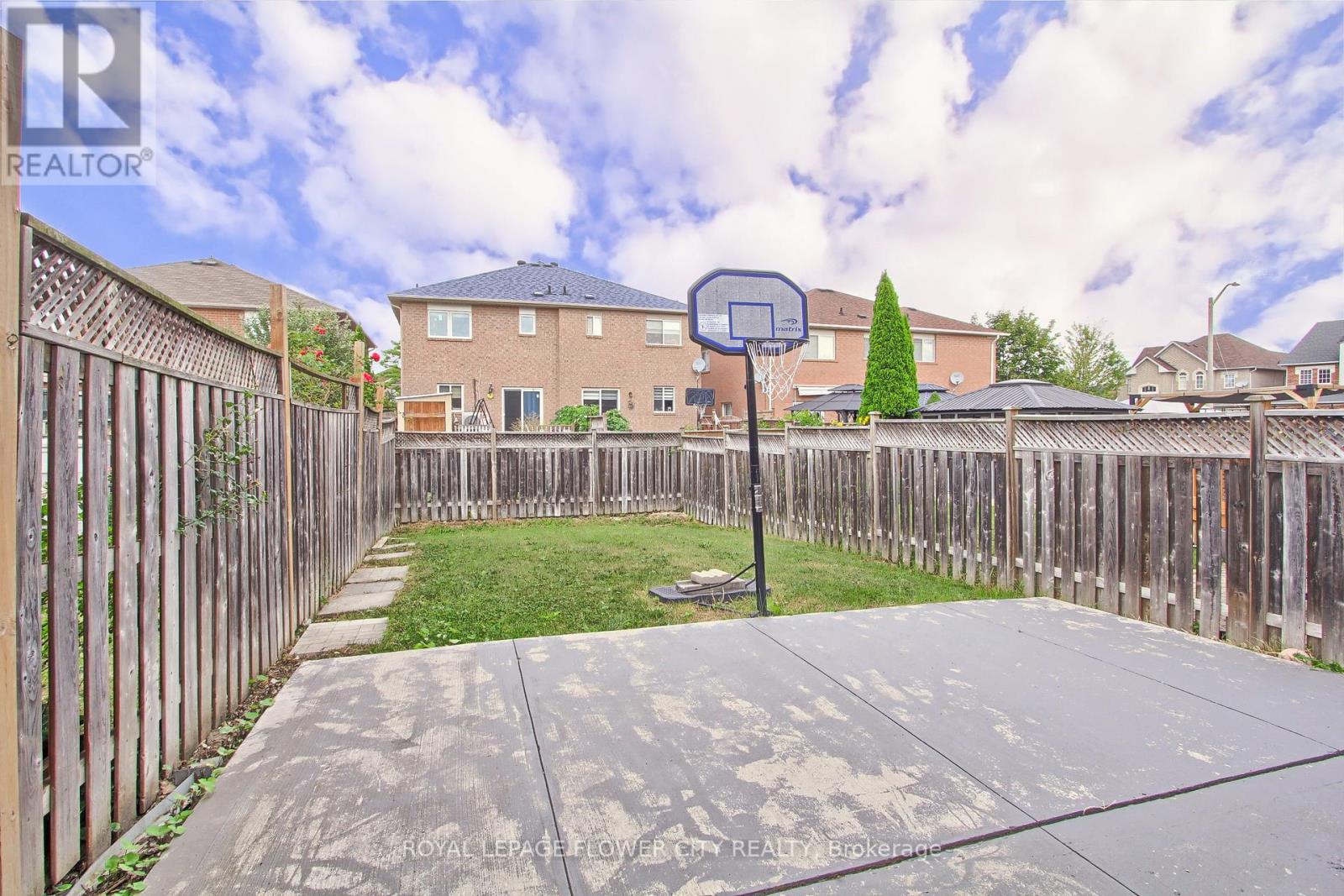 Photo 40 of 6 Studebaker Trail, Brampton ON