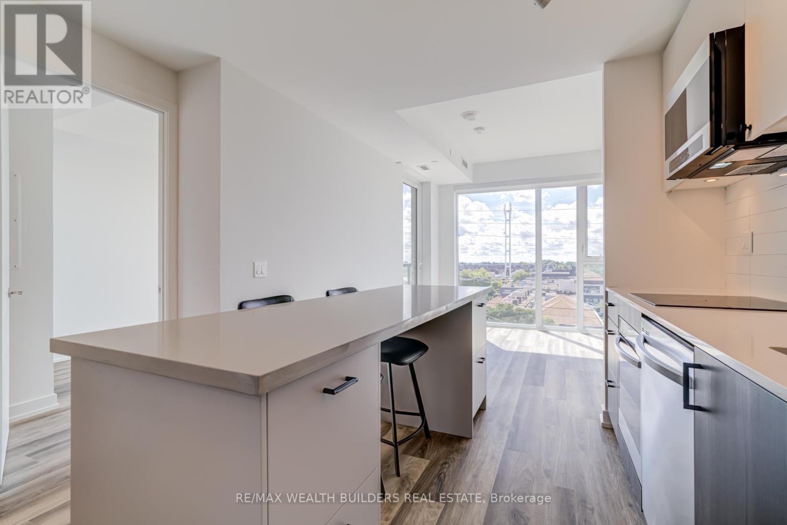 Photo 10 of 412 6 Chartwell Road, Toronto ON