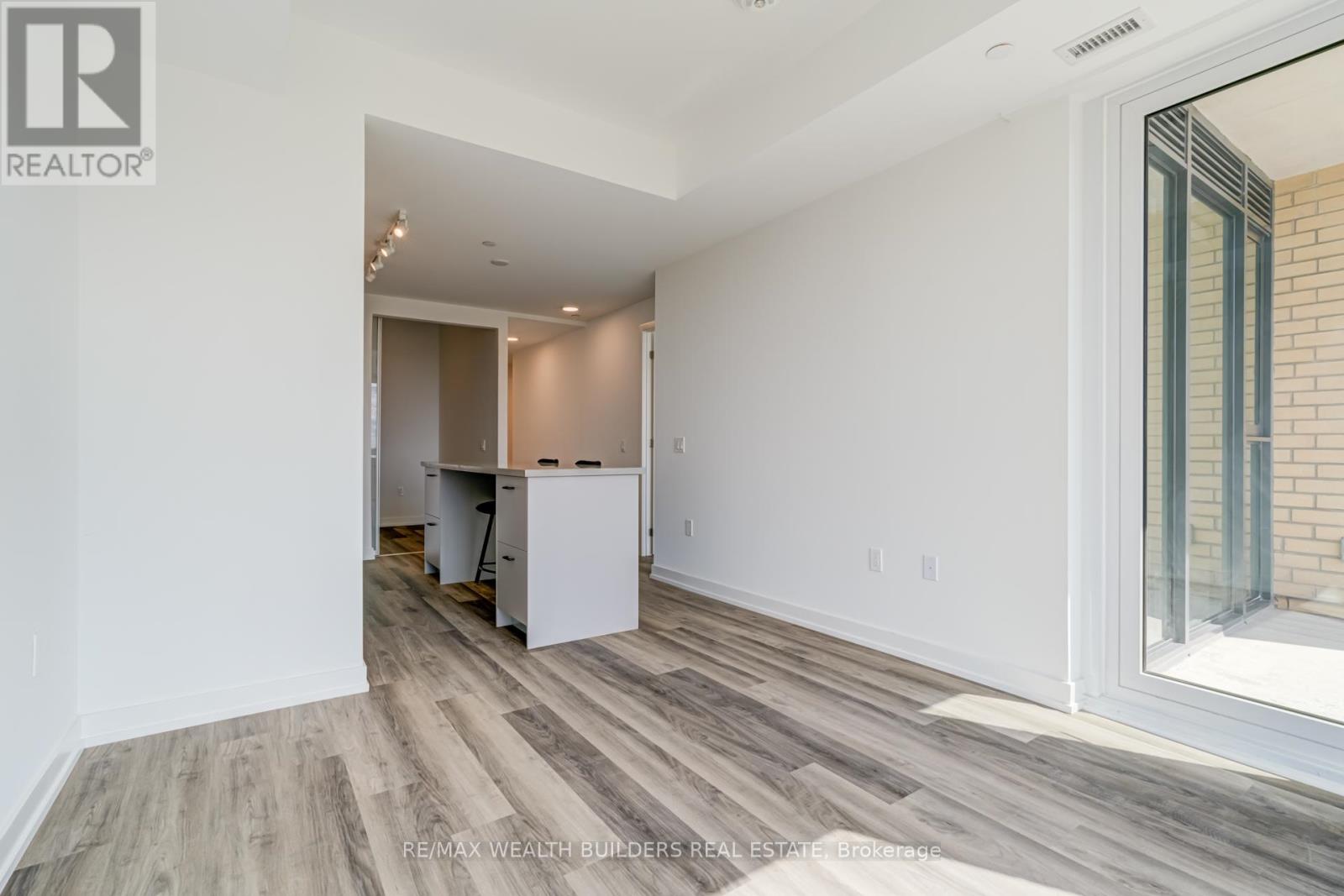 Photo 12 of 412 6 Chartwell Road, Toronto ON