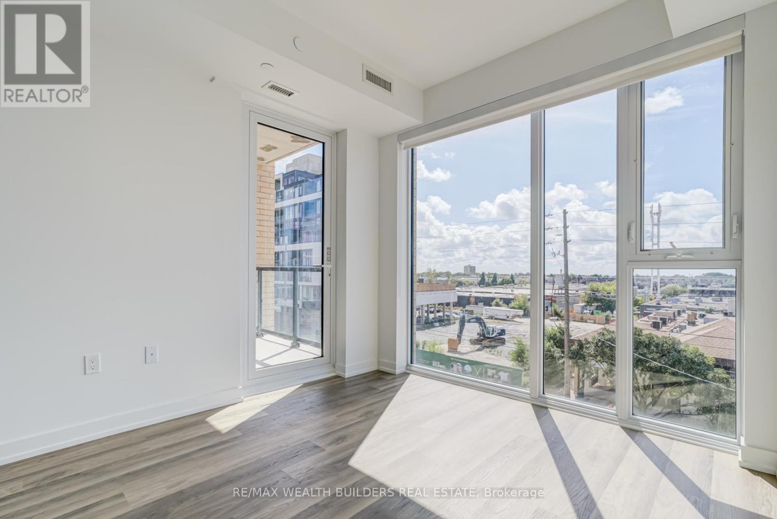 Photo 13 of 412 6 Chartwell Road, Toronto ON