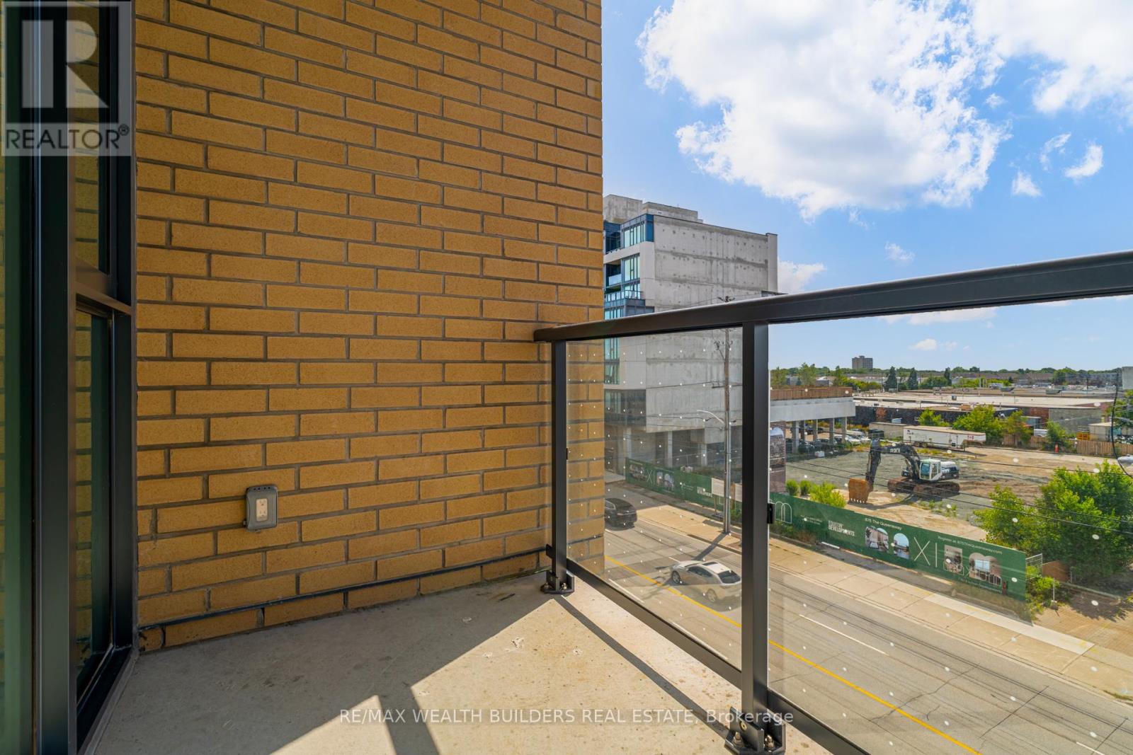 Photo 27 of 412 6 Chartwell Road, Toronto ON