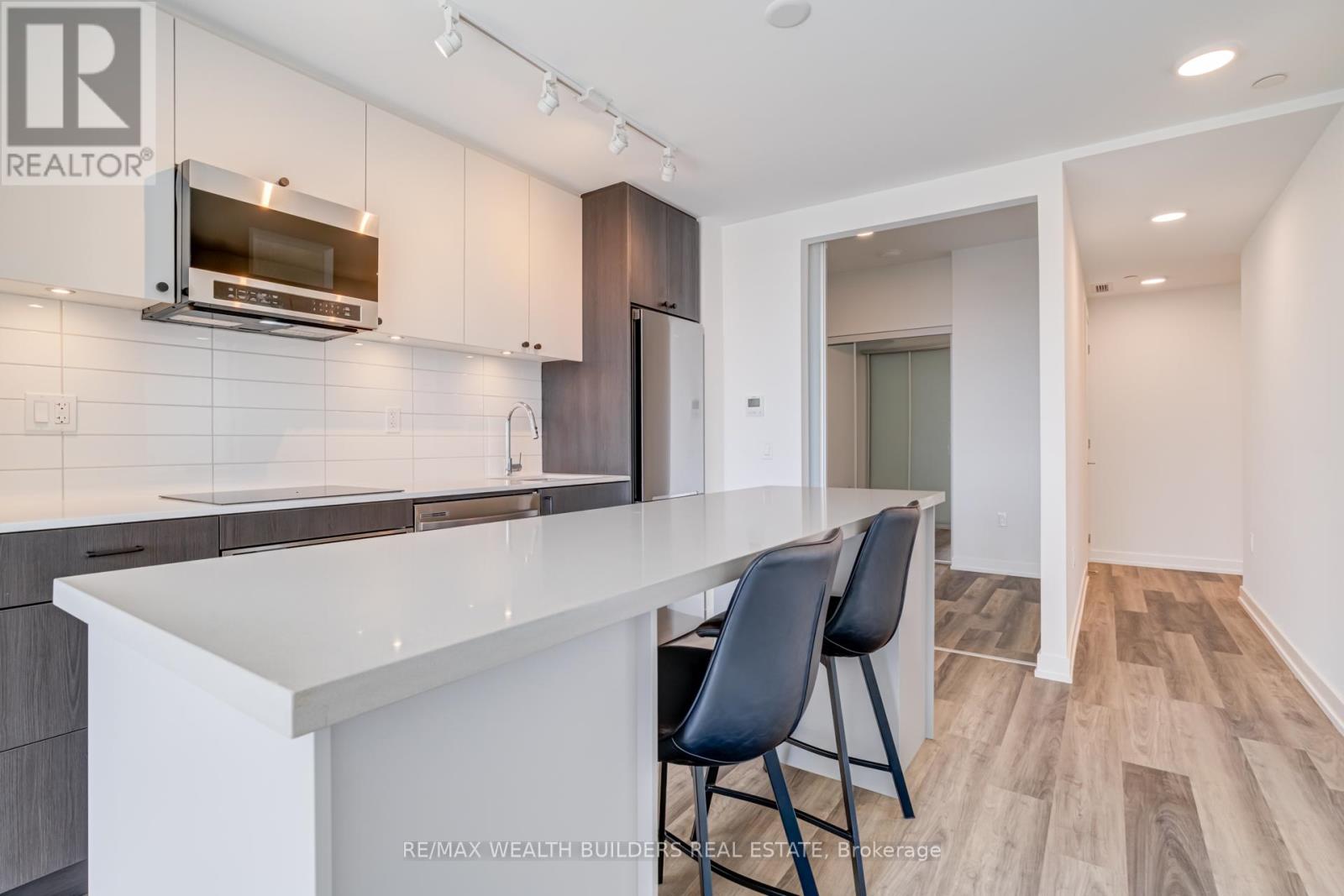 Photo 8 of 412 6 Chartwell Road, Toronto ON