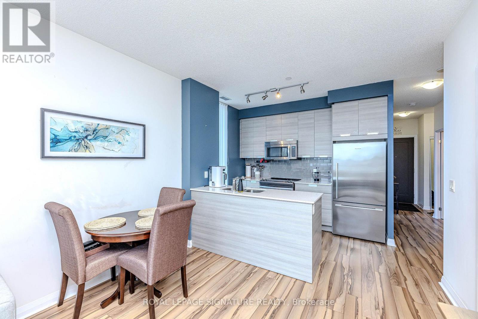 Photo 47 of 408 55 Eglinton Avenue W, Mississauga ON