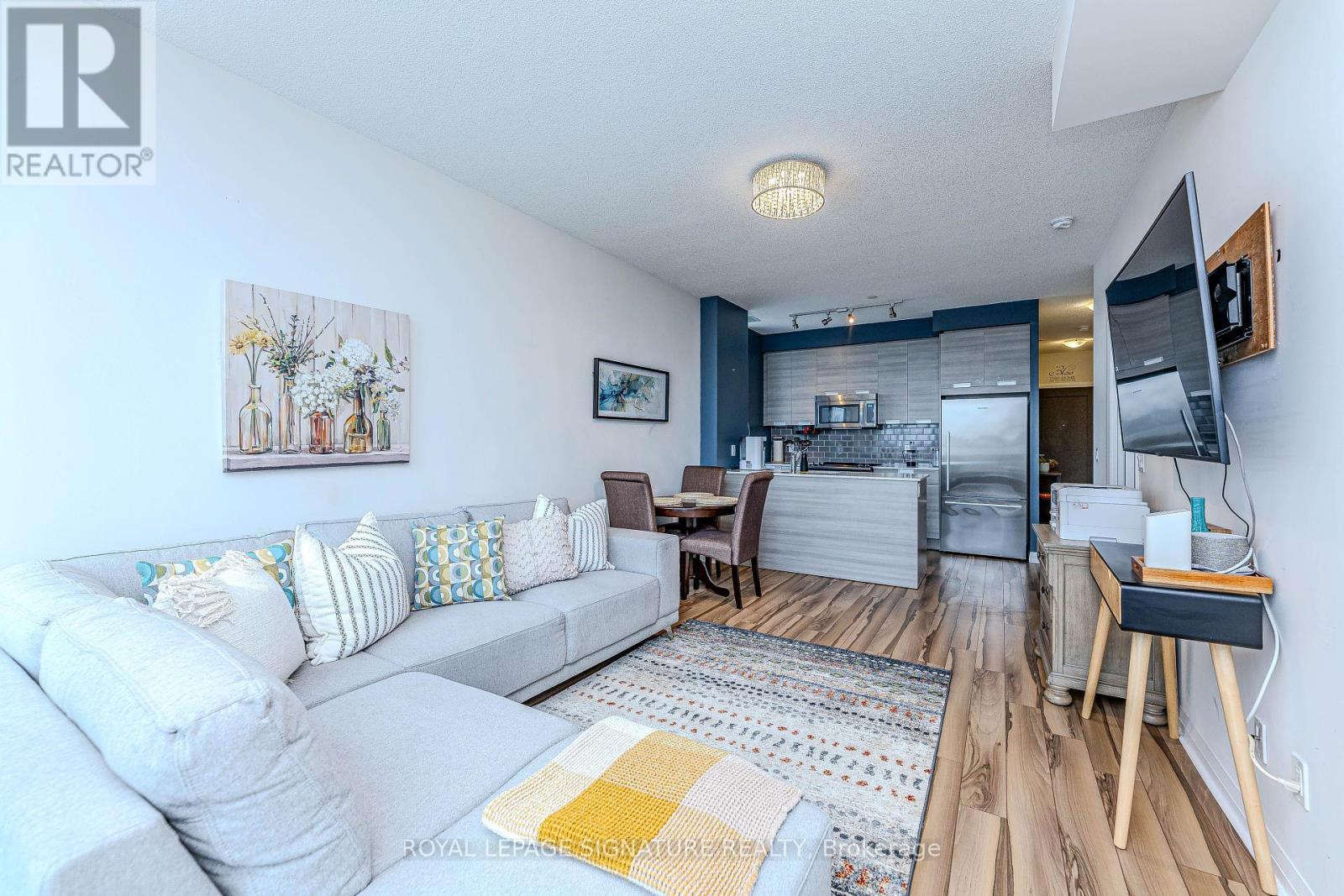 Photo 25 of 408 55 Eglinton Avenue W, Mississauga ON