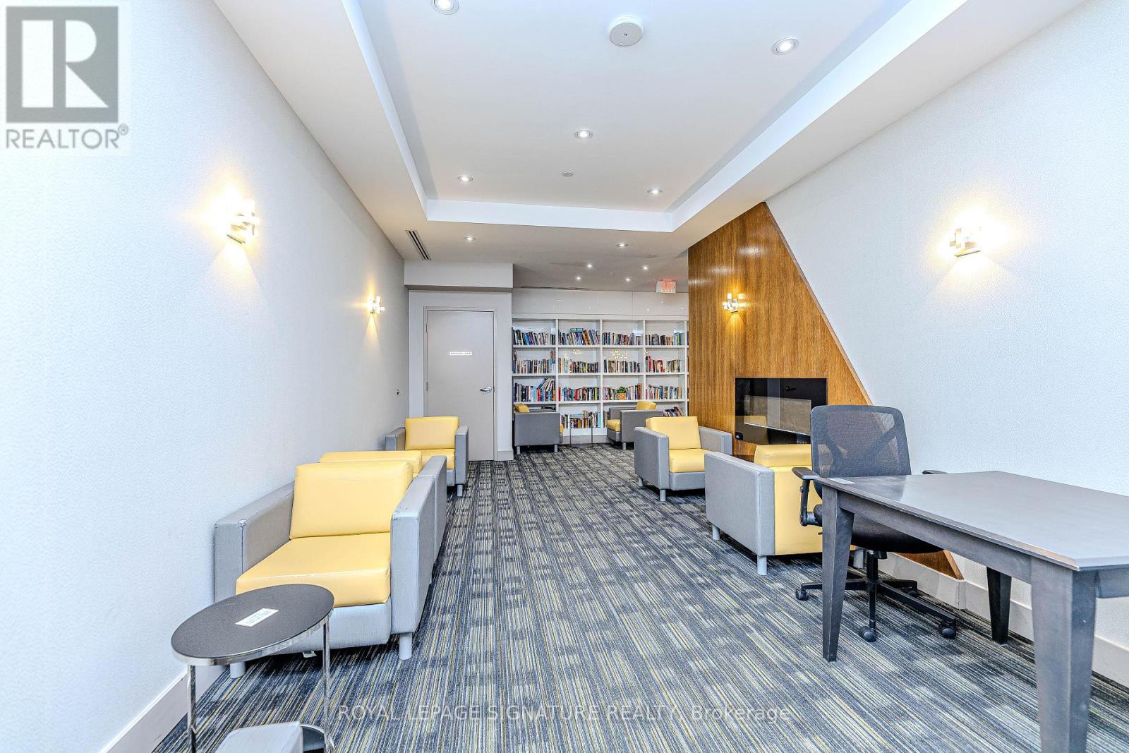 Photo 4 of 408 55 Eglinton Avenue W, Mississauga ON