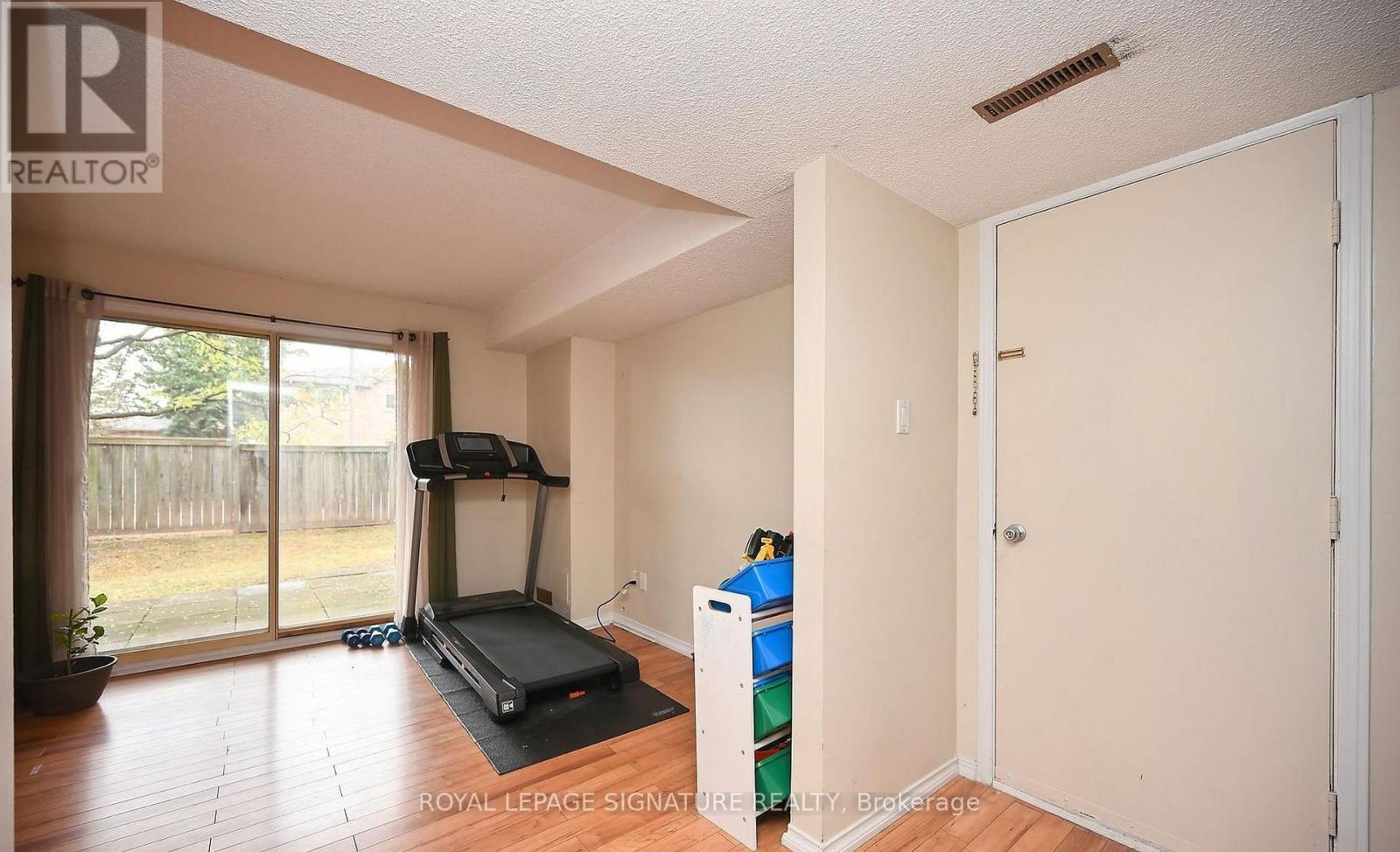 Photo 18 of 22 6859 Edenwood Drive, Mississauga ON
