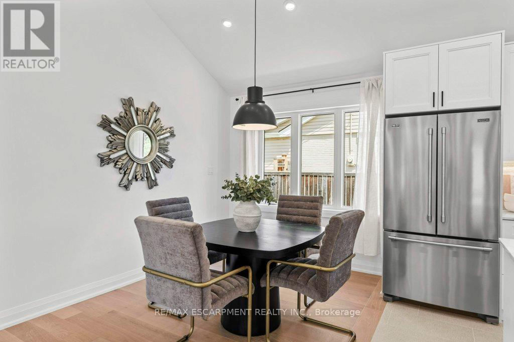 Photo 11 of 877 Condor Drive, Burlington ON