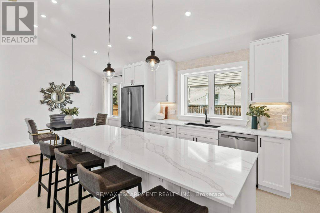 Photo 16 of 877 Condor Drive, Burlington ON