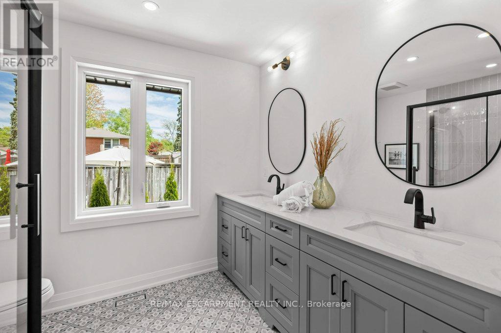 Photo 26 of 877 Condor Drive, Burlington ON