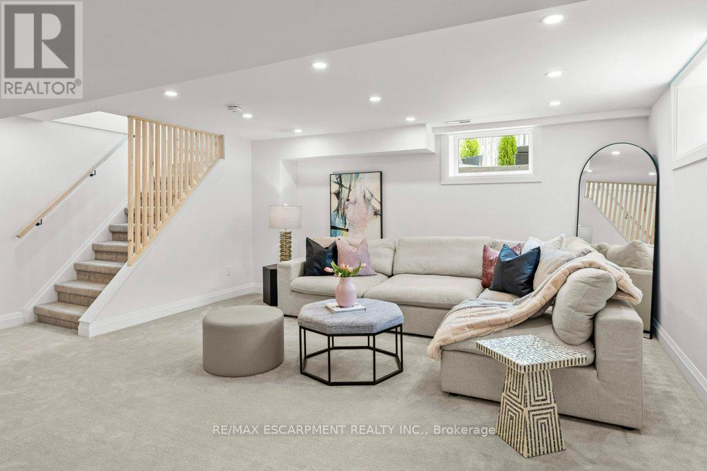 Photo 29 of 877 Condor Drive, Burlington ON