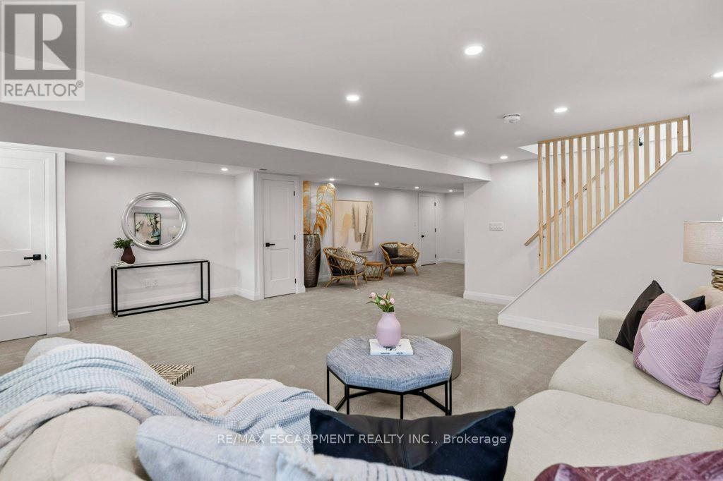 Photo 31 of 877 Condor Drive, Burlington ON