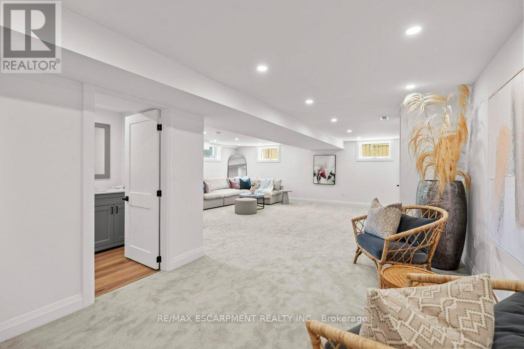 Photo 34 of 877 Condor Drive, Burlington ON