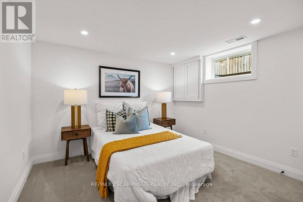 Photo 36 of 877 Condor Drive, Burlington ON