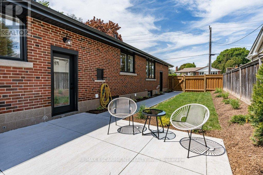 Photo 45 of 877 Condor Drive, Burlington ON