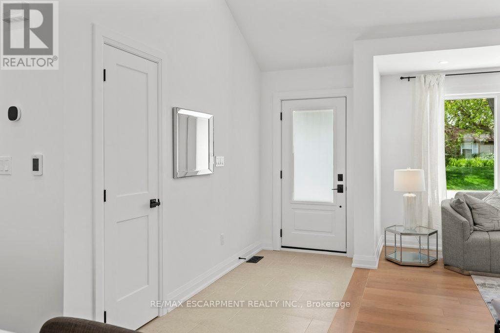 Photo 6 of 877 Condor Drive, Burlington ON