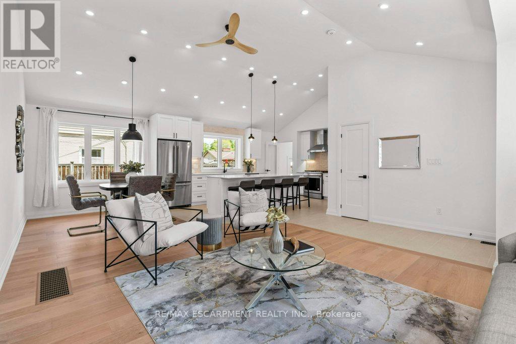 Photo 9 of 877 Condor Drive, Burlington ON