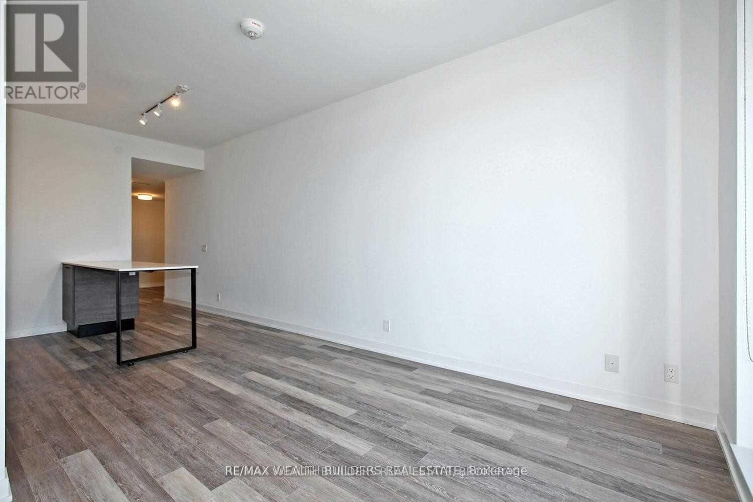 Photo 19 of 511 2118 Bloor Street W, Toronto ON