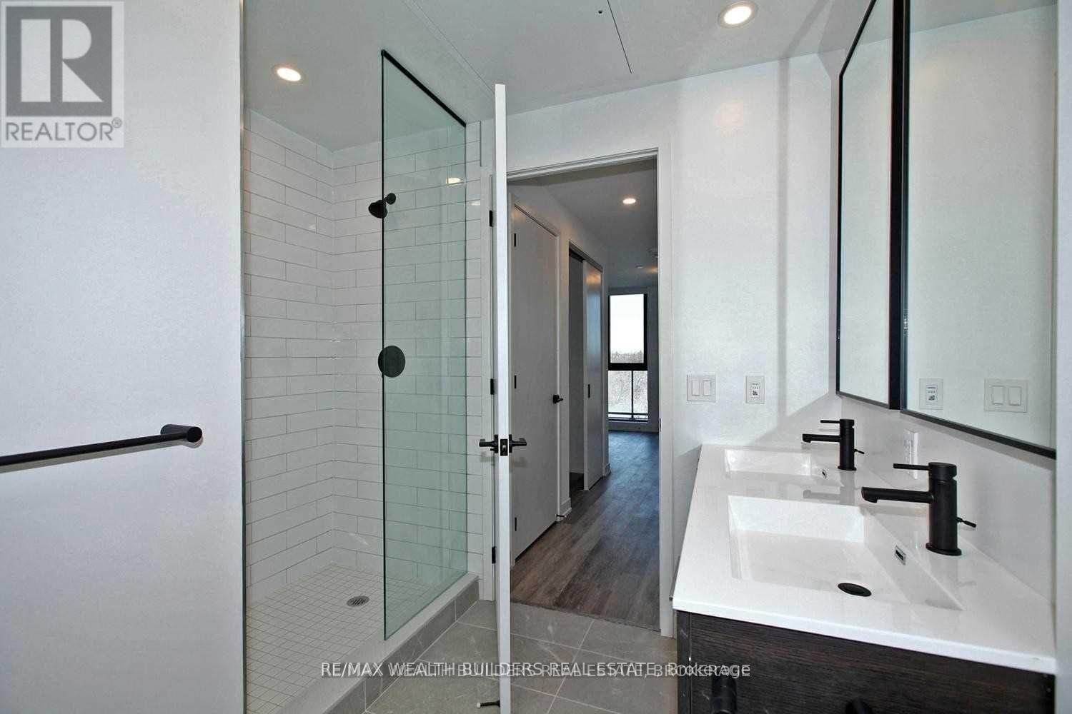 Photo 28 of 511 2118 Bloor Street W, Toronto ON
