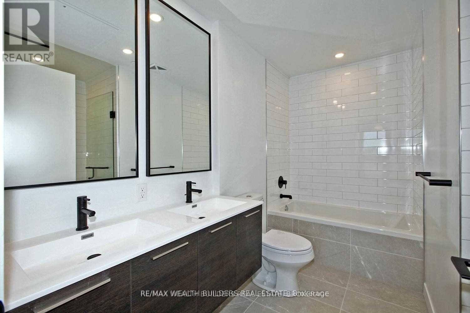 Photo 12 of 511 2118 Bloor Street W, Toronto ON