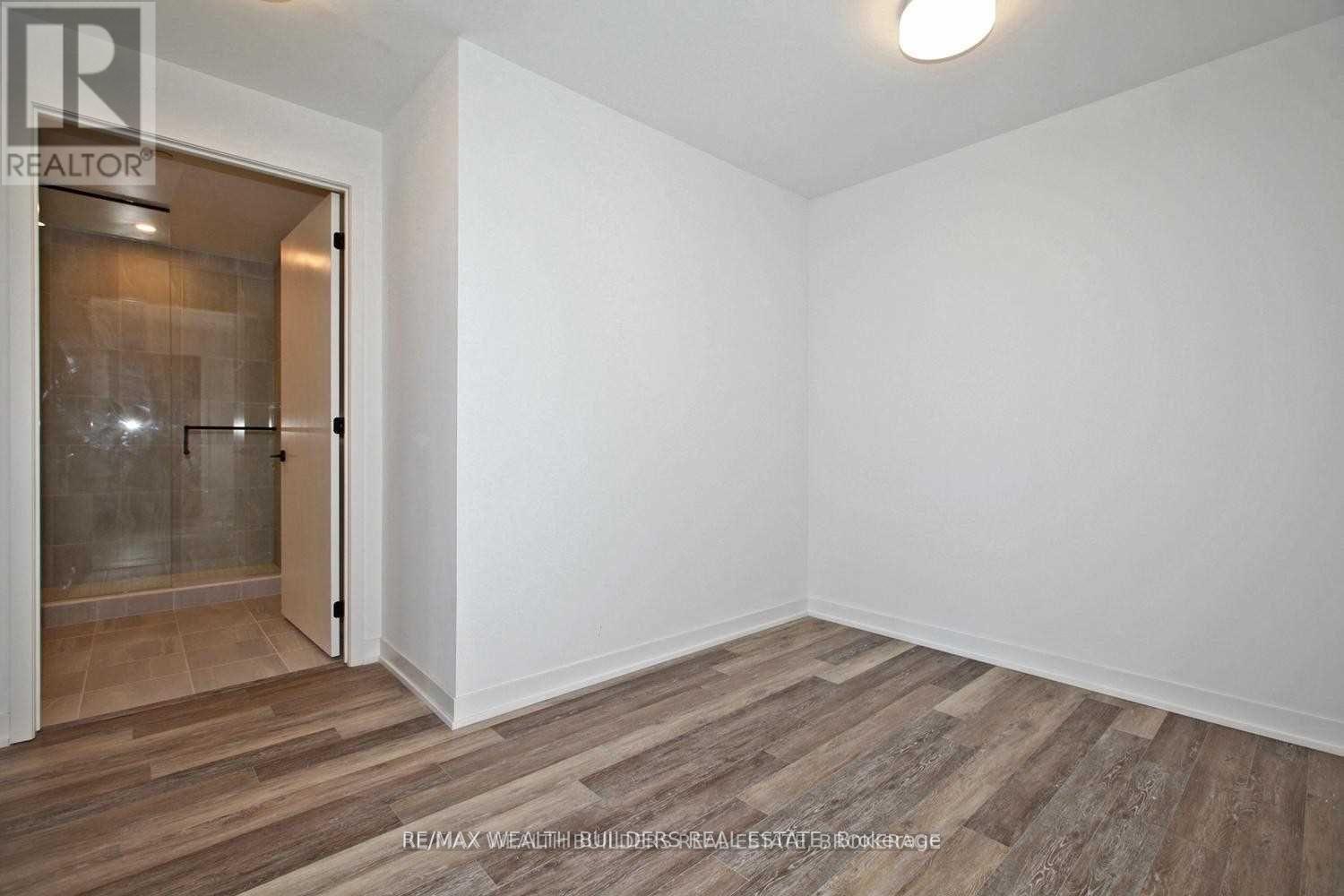 Photo 13 of 511 2118 Bloor Street W, Toronto ON