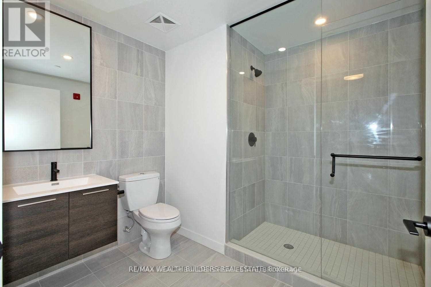 Photo 11 of 511 2118 Bloor Street W, Toronto ON