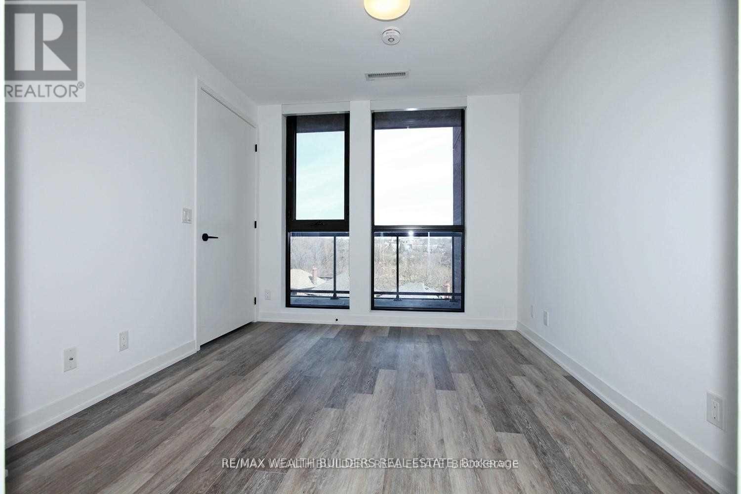 Photo 16 of 511 2118 Bloor Street W, Toronto ON