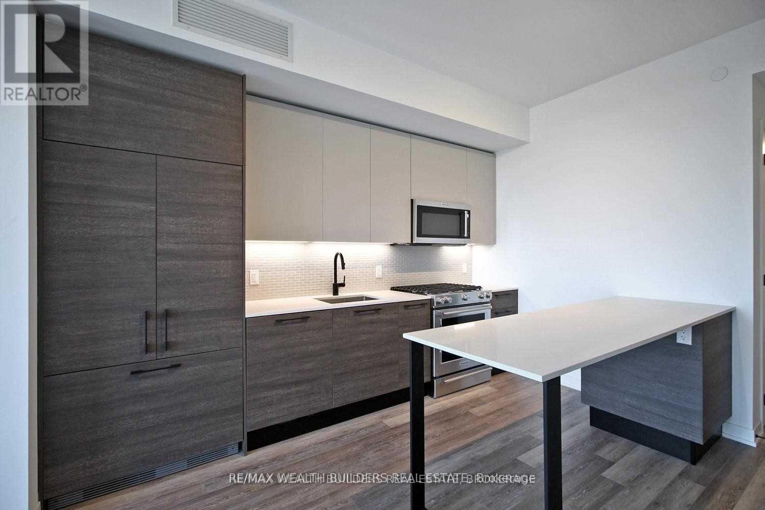 Photo 17 of 511 2118 Bloor Street W, Toronto ON
