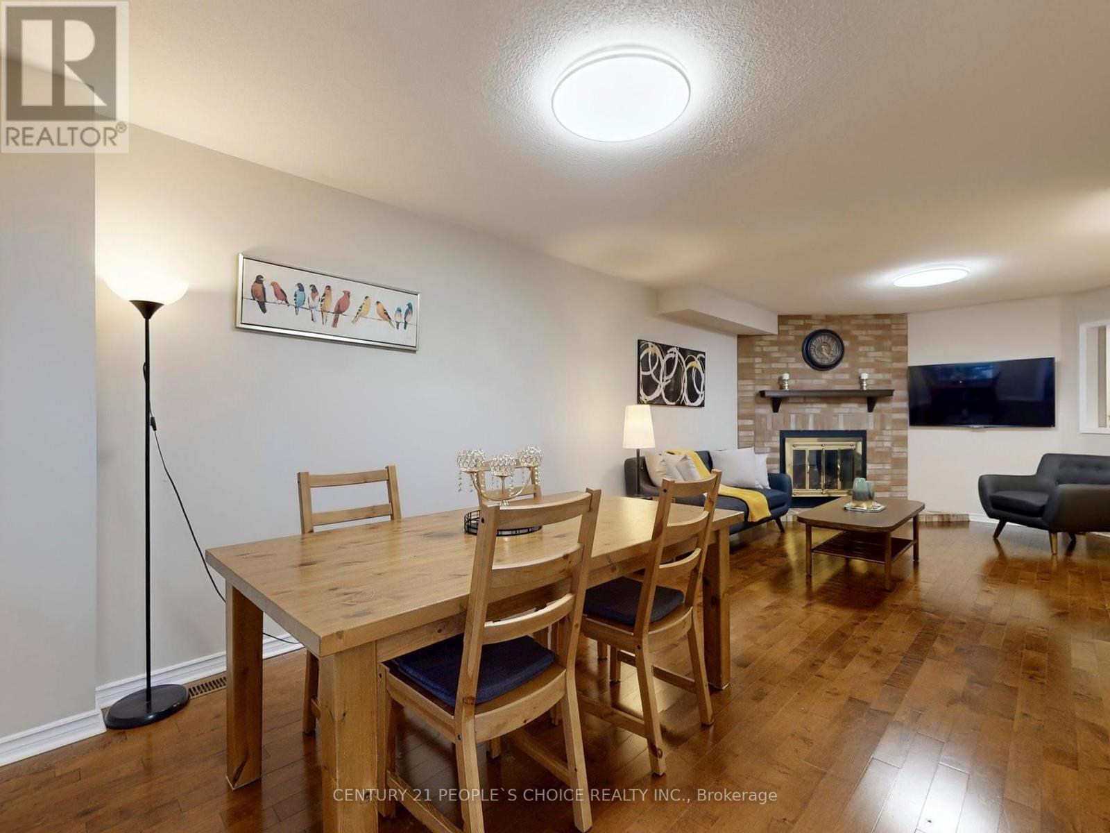 Photo 10 of 66 6050 Bidwell Trail, Mississauga ON