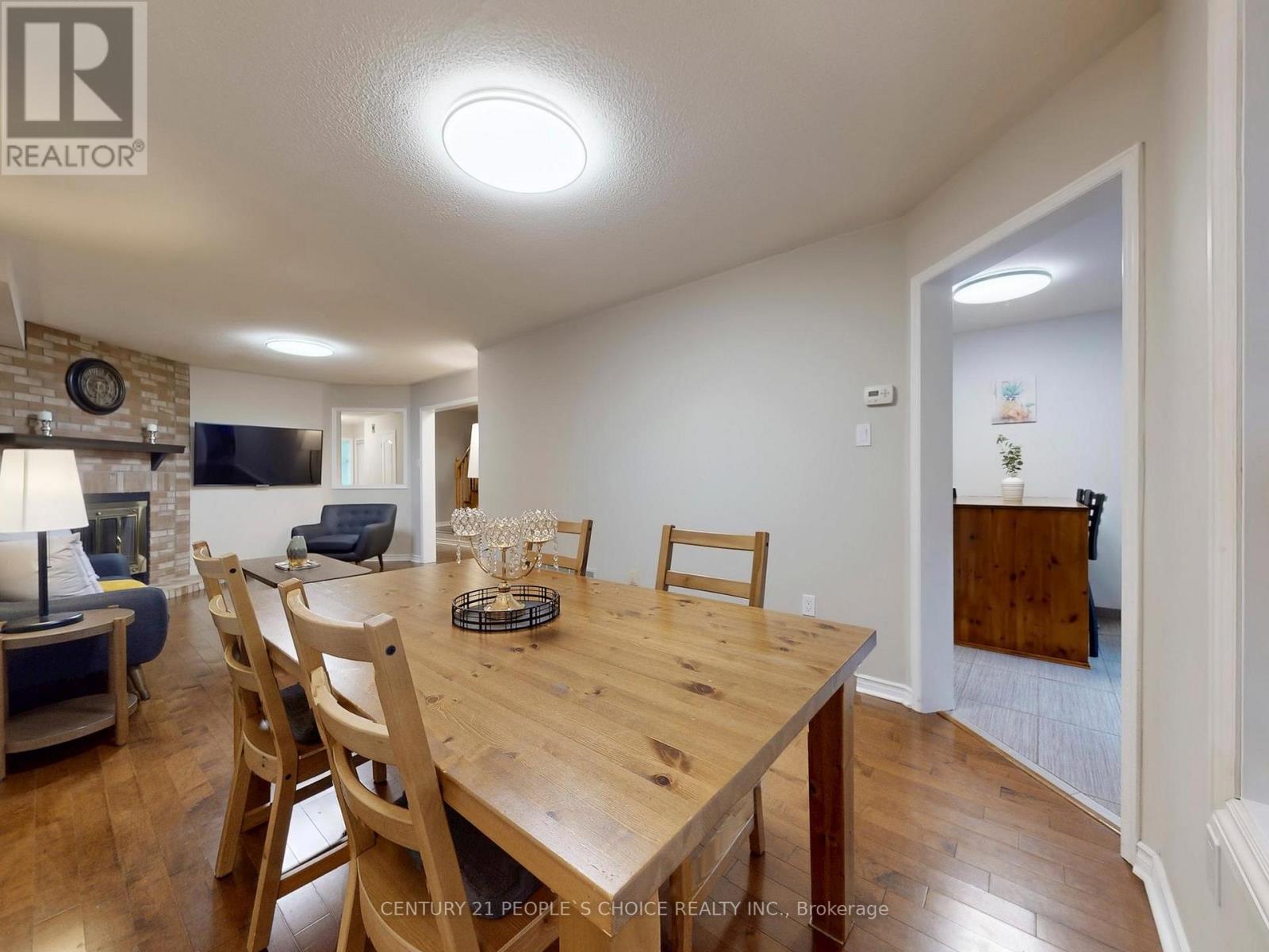 Photo 11 of 66 6050 Bidwell Trail, Mississauga ON