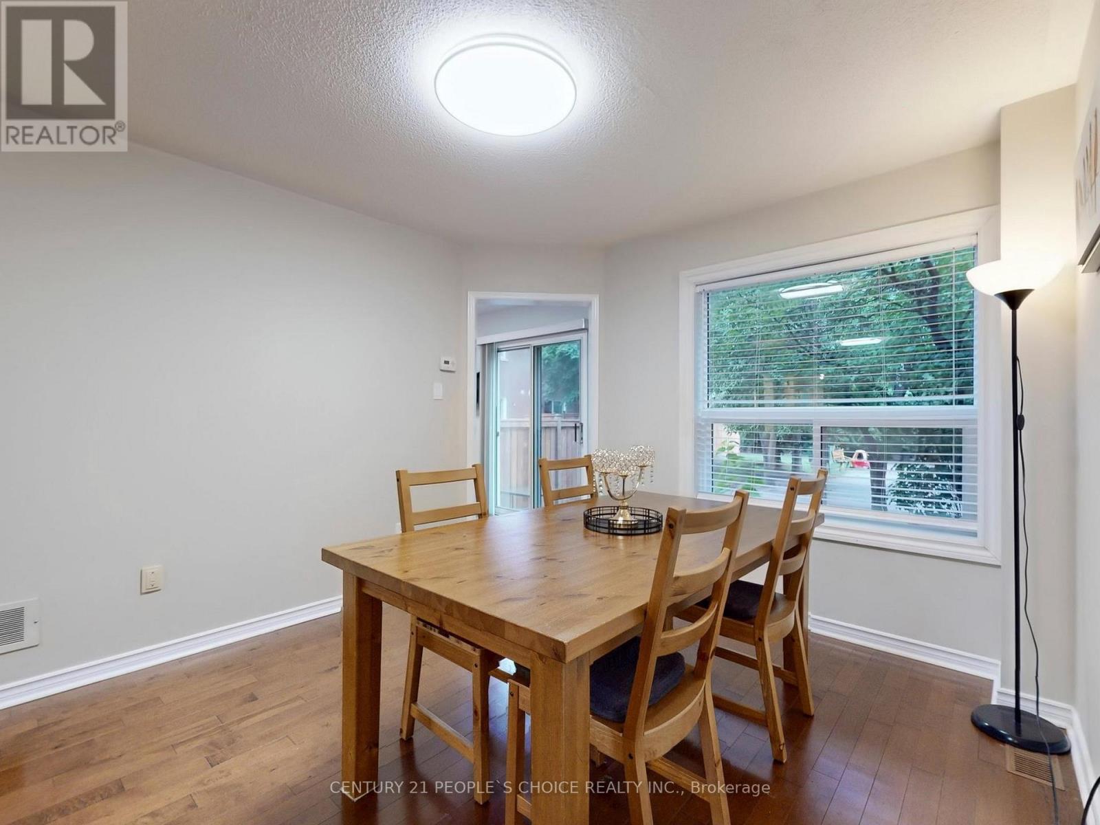 Photo 12 of 66 6050 Bidwell Trail, Mississauga ON