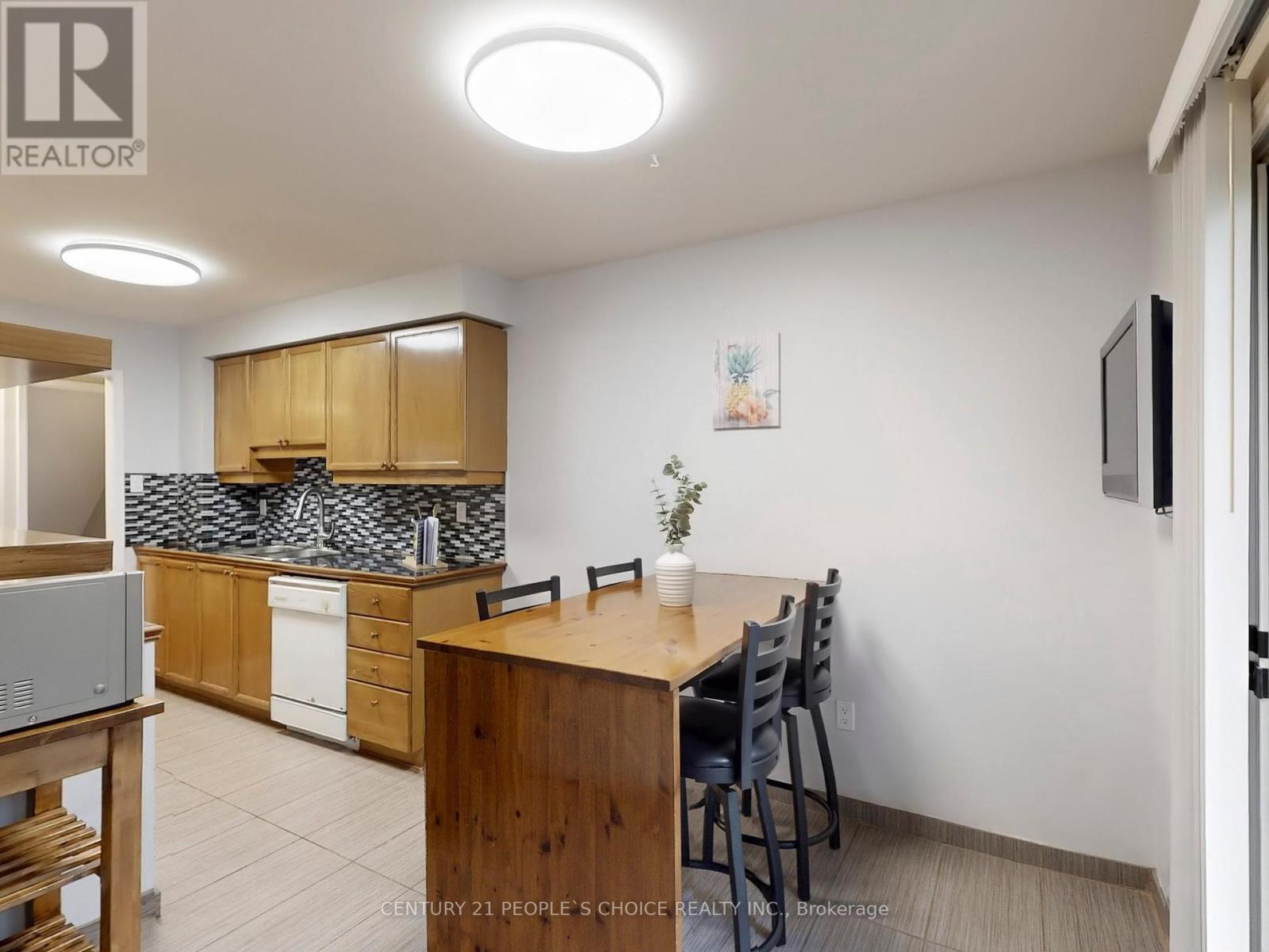 Photo 13 of 66 6050 Bidwell Trail, Mississauga ON