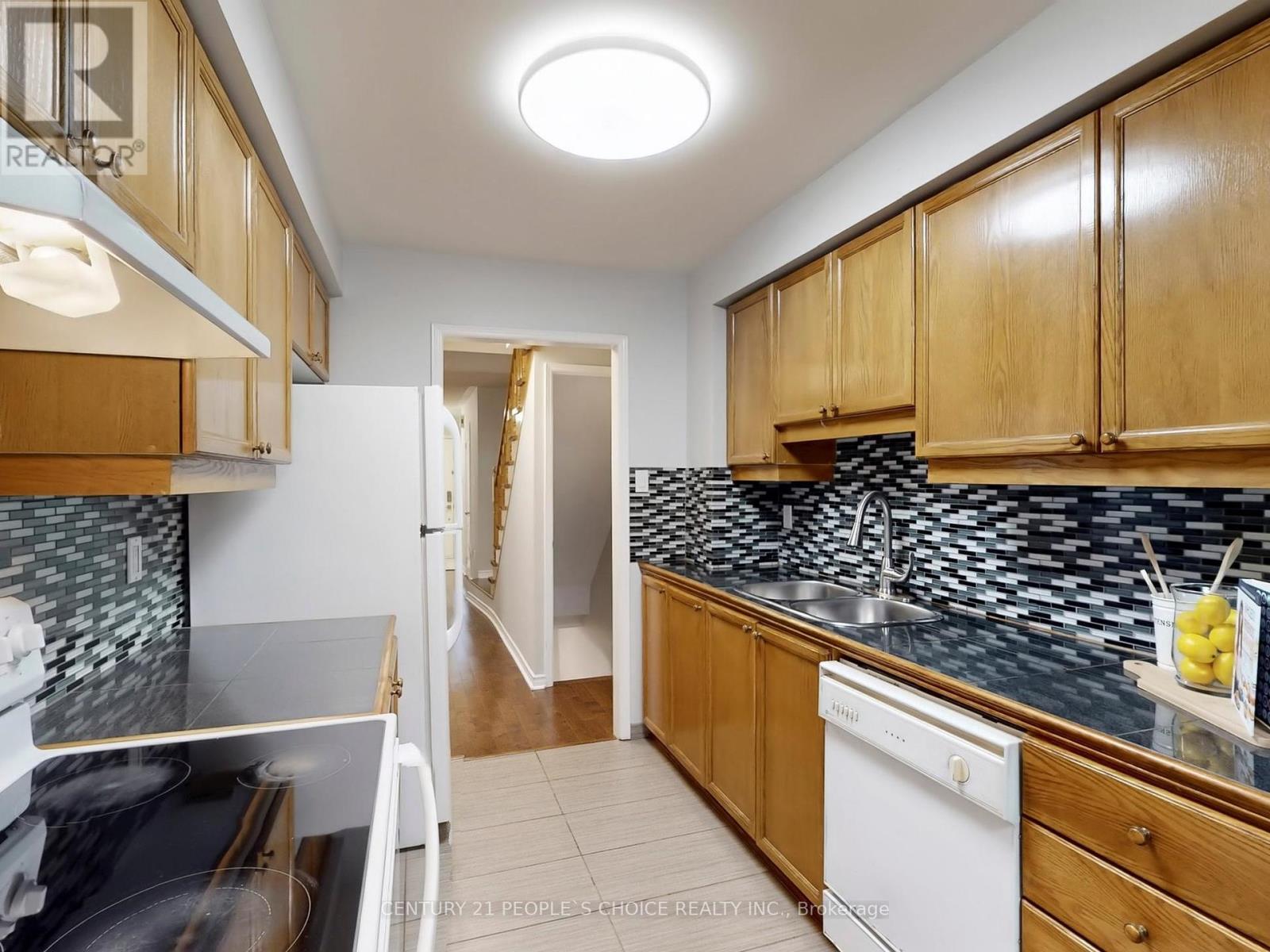 Photo 15 of 66 6050 Bidwell Trail, Mississauga ON