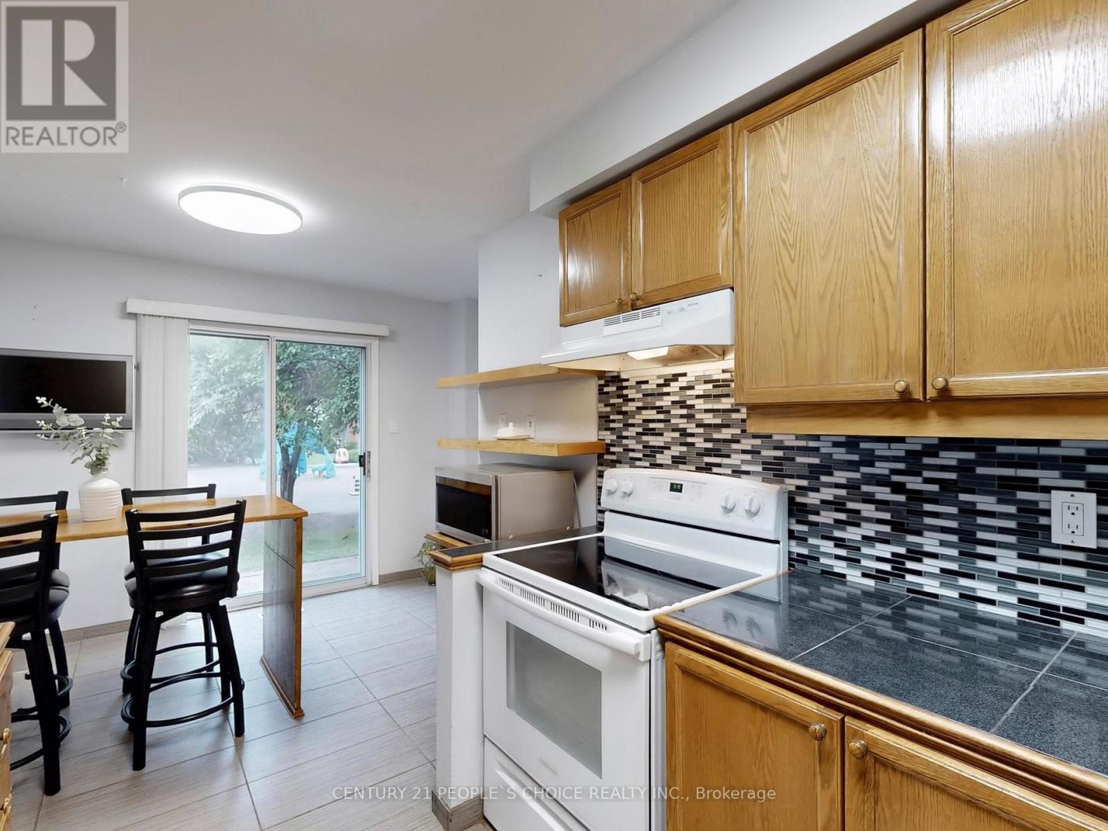 Photo 16 of 66 6050 Bidwell Trail, Mississauga ON