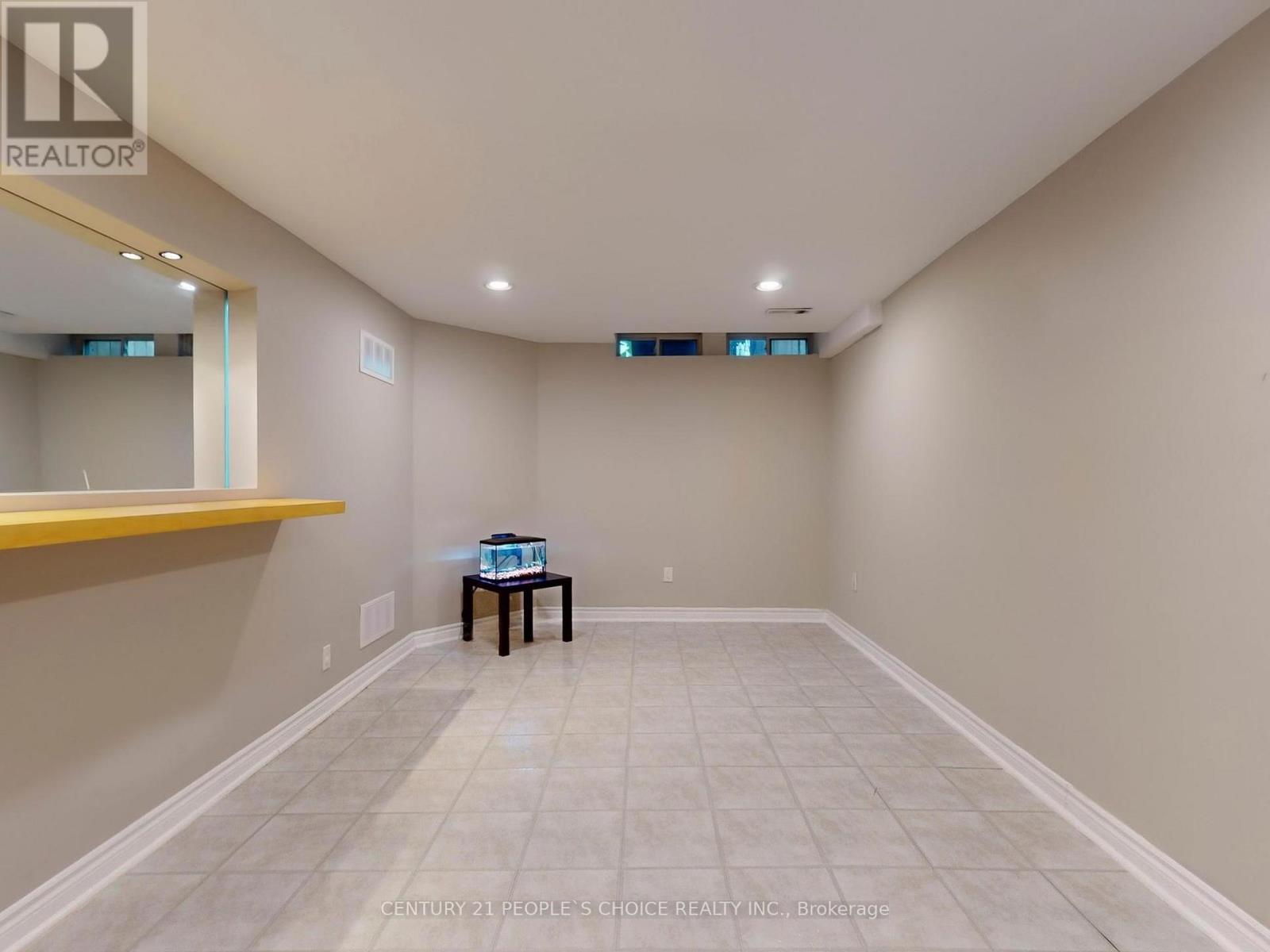 Photo 37 of 66 6050 Bidwell Trail, Mississauga ON