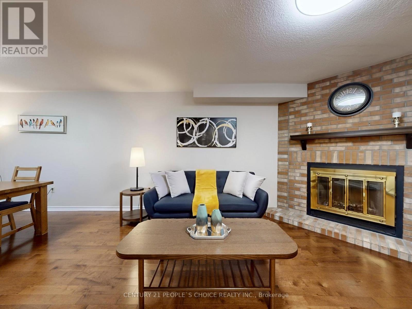 Photo 4 of 66 6050 Bidwell Trail, Mississauga ON
