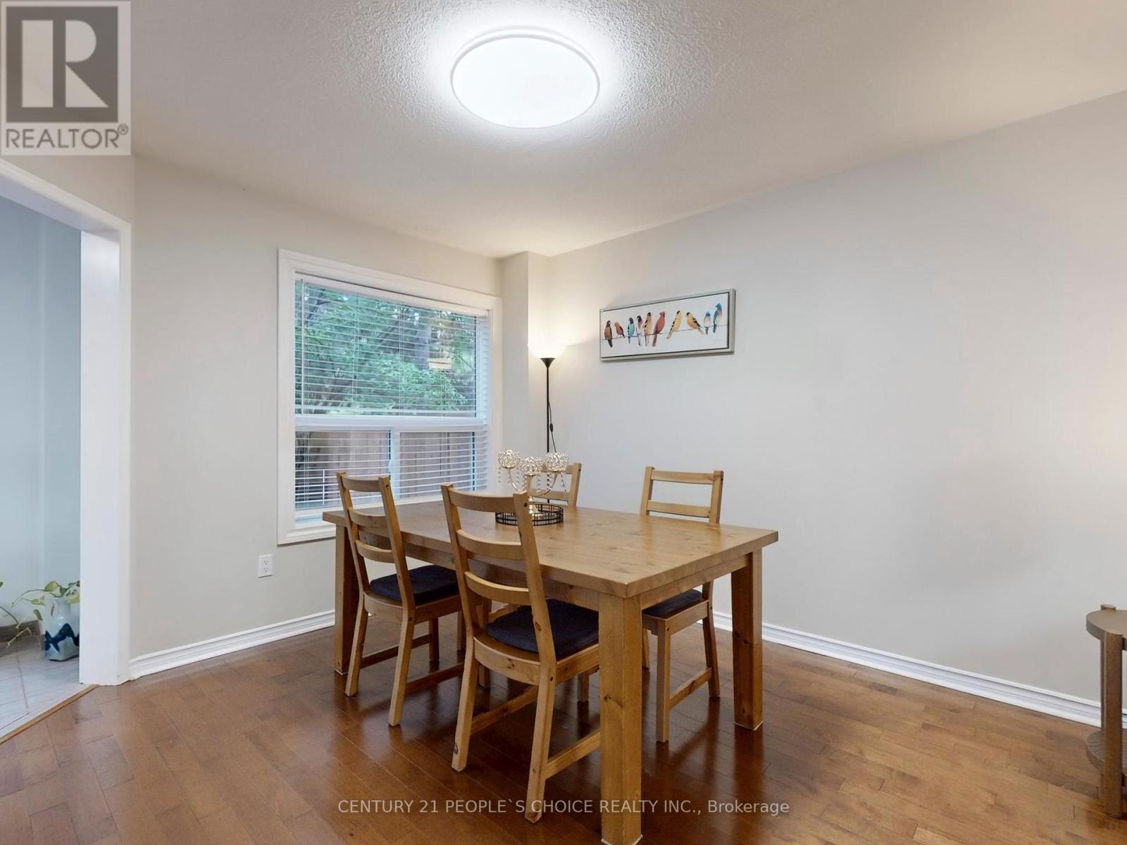 Photo 8 of 66 6050 Bidwell Trail, Mississauga ON