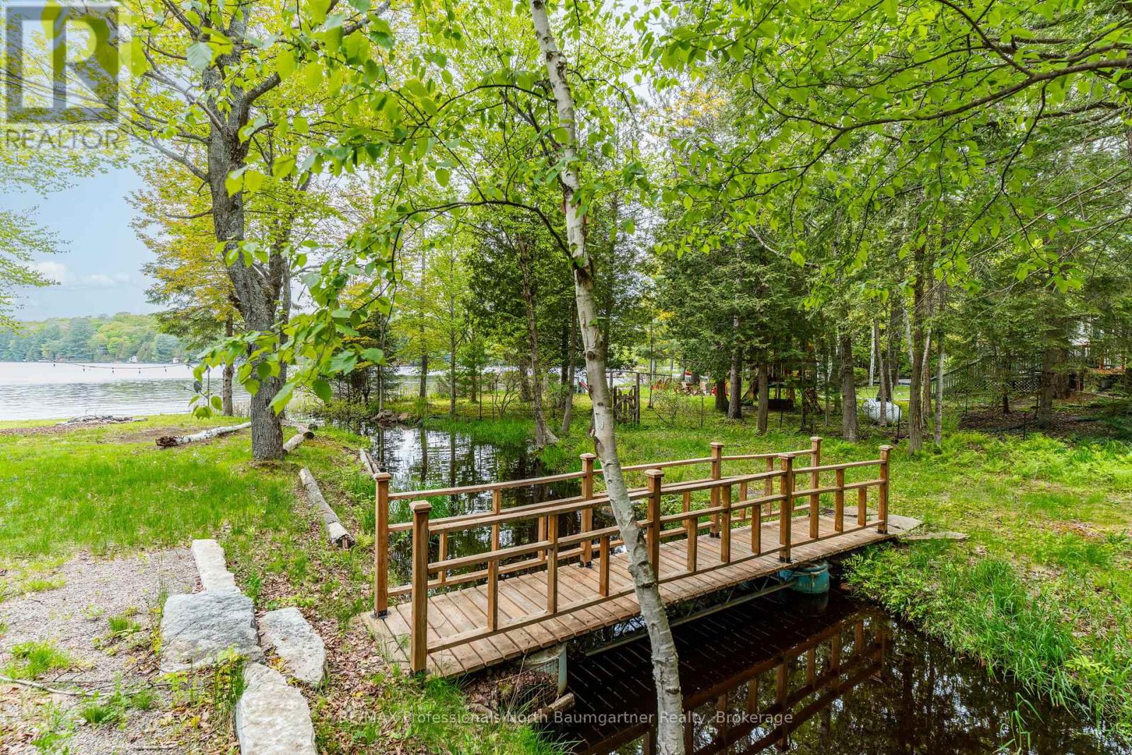 Photo 12 of 1088 Gravel Pit Drive, Minden Hills ON