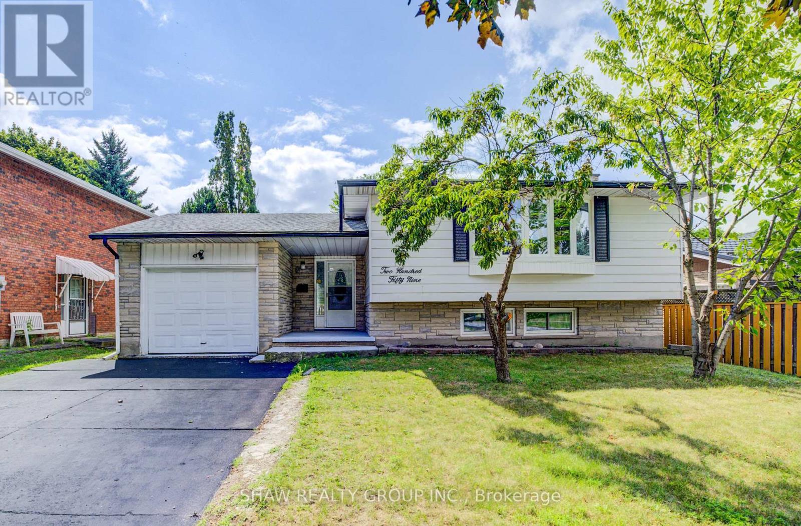 Photo 2 of 259 Lorraine Avenue, Kitchener ON