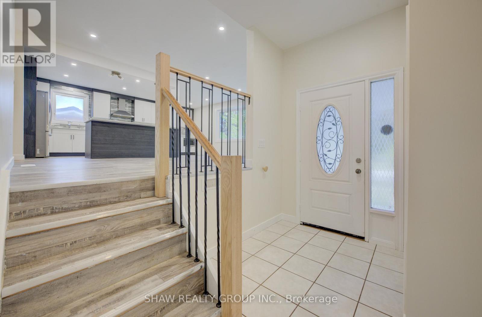 Photo 3 of 259 Lorraine Avenue, Kitchener ON